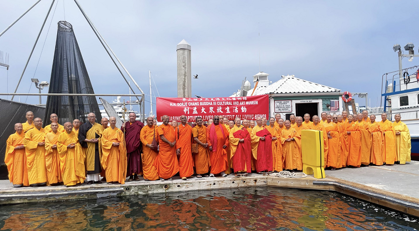 第三世多杰羌佛文化藝術館(H.H. Dorje Chang Buddha III Cultural and Art Museum)的慶賀活動有:恭聞南無 第三世多杰羌佛 未公開的特殊法音,並於6月2日(星期一)上午10時,在加州Marina Del Rey舉行大型放生法會... 第三世多杰羌佛文化藝術館(H.H. Dorje Chang Buddha III Cultural and Art Museum)的慶賀活動有:恭聞南無 第三世多杰羌佛 未公開的特殊法音,並於6月2日(星期一)上午10時,在加州Marina Del Rey舉行大型放生法會...